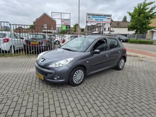 Peugeot 206 + 1.1 XR
