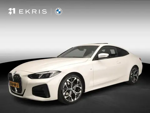 BMW 4 Serie Coupé 420i | M-Sportpakket | LED | Navigatie | Schuifdak | Sportstoelen | Stoelverwarmin