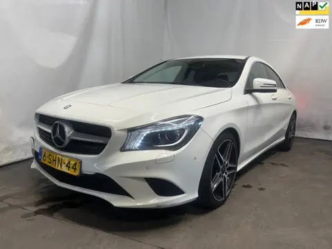 Mercedes-Benz CLA-klasse 180 BlueEFF. Edition - Achter schade - Schade