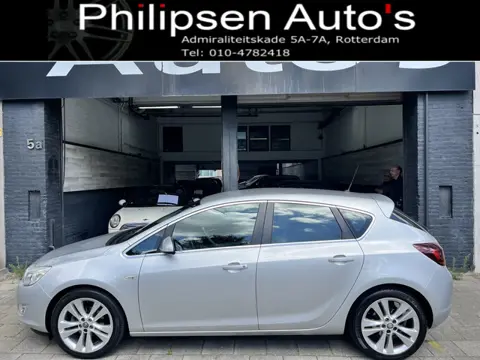 Opel Astra 1.6 Cosmo .clima .leer .cruise .lm (bj 2010)