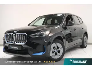 BMW iX1 xDrive30 Launch Edition 67 kWh | PANO | Camera | SoH 94,4 % | Sportstoelen | Matrix LED |