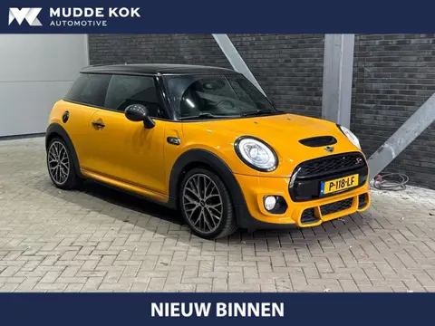MINI 3-Deurs 2.0 Cooper S | Panoramadak | Harman/Kardon | Automaat | 18 Inch JCW | Leder