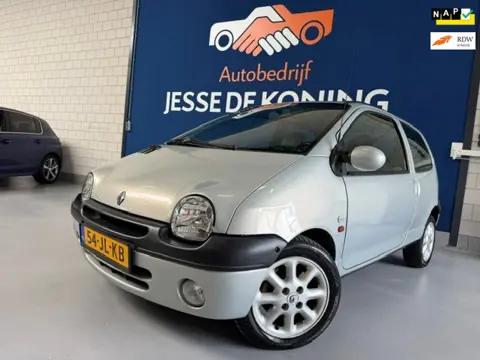 Renault Twingo 1.2-16V Initiale. Airco. NAP met 120.942 km. APK tot 10-2026.