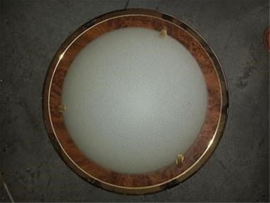 Plafonie met goudkleurige rand eromheen