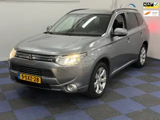 Mitsubishi Outlander 2.0 PHEV Instyle / SUPER NETTE / DEALER ONDERHOUDEN / SCHUIFKANTELDAK