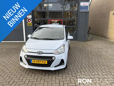 Hyundai i10 1.0i Premium / Airco/ Navigatie/ Cruise/ Apple carplay/ Stoelverwarming/ PDC/ LED