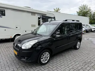 Fiat Doblò 1.4 T-Jet 120pk Emotion Rolstoelauto 3+1 - Bodemverlaging - Luxe uitvoering - Rolstoelver