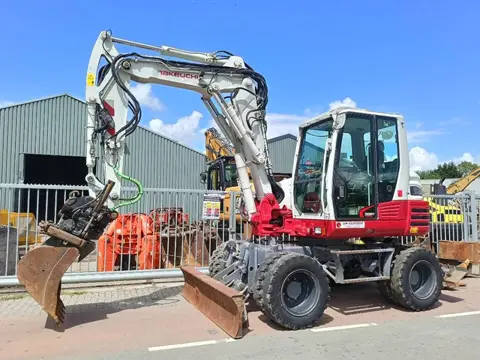 Takeuchi TB 295 W mobiele kraan excavator tototilt 4x4