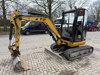 Caterpillar 302.7D (bj 2013)