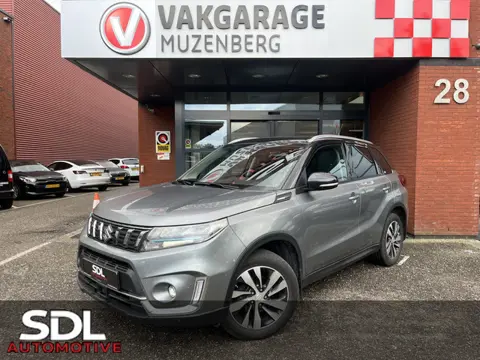 Suzuki Vitara 1.5 Hybrid Style AllGrip // SCHUIF-KANTELDAK // LEDER-ALCANTARA // AFN. TREKHAAK // AD