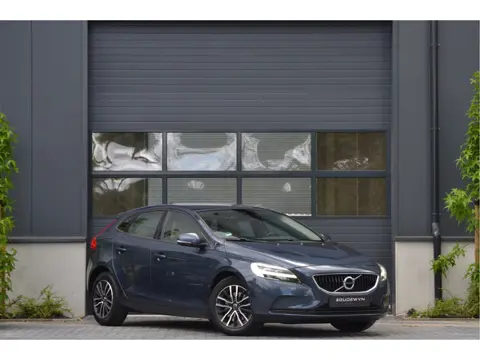 Volvo V40 2.0 T2 Momentum Cruise Control | Stoelverwarming | parkeersensoren