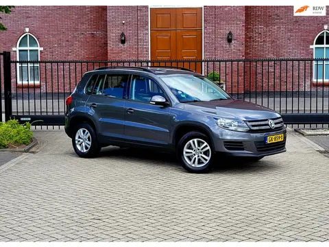 Volkswagen Tiguan 1.4 TSI Sport&Style / 1e Eigenaar / Trekhaak / Dealer onderhouden / Nap