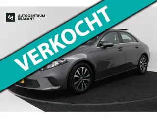 Mercedes-Benz A-klasse 200 Business Solution (PANORAMADAK, STOELVERWARMING, CAMERA, CRUISE CONTROL, 