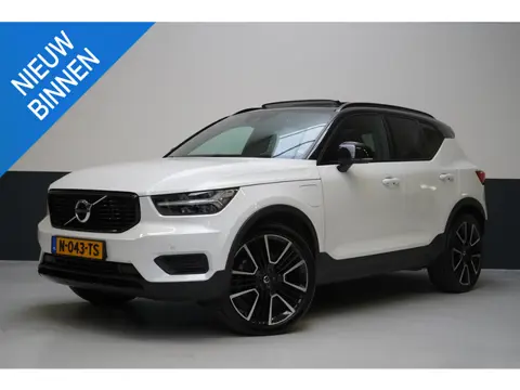 Volvo XC40 1.5 T4 Recharge R-Design | Leder | Panoramadak | Trekhaak | Camera | Lm velgen