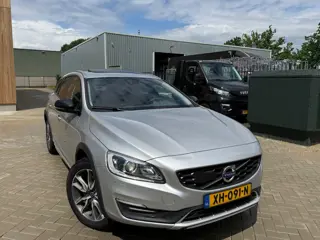 Volvo V60 Cross Country 2.0 D4 Nordic+ (bj 2019) AUT|LEER|CAMERA|S-DAK|VOL