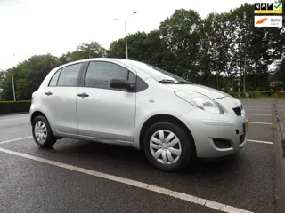 Toyota Yaris 1.0 VVTi Acces