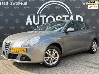 Alfa Romeo Giulietta 1.4 T Distinctive Automaat / NL-Auto / 2e Eigenaar / Navi / NAP / APK / Airco /