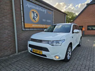 Mitsubishi Outlander 2.0 PHEV instyle+ (bj 2013, automaat)