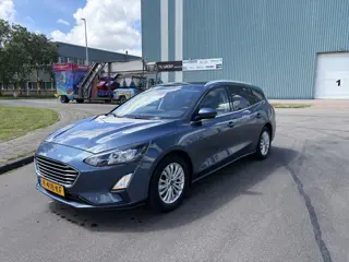 Ford FOCUS Wagon 1.0i EcoBoost Hybrid Titanium X Business 6-Bak 125 PK. Nieuwe auto en zeer zuinig !