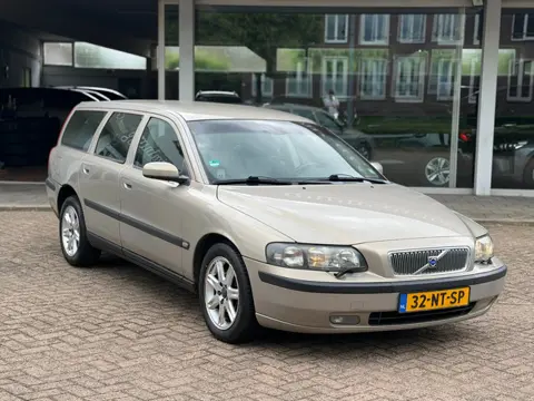 Volvo V70 2.4 Edition I Automaat|Trekhaak|4 Nieuwe Alll Season banden