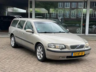 Volvo V70 2.4 Edition I Automaat|Trekhaak|4 Nieuwe Alll Season banden
