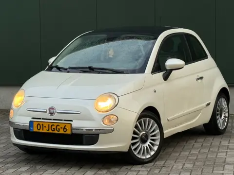 Fiat 500 1.2 Lounge | AUTOMAAT | PANORAMADAK | Weinig KM