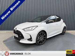 Toyota Yaris 1.5 Hybrid GR Sport / Bi tone | UNIEK 8.700 km!!! | JBL | PDC V+A | Head-up | Rijklaar!
