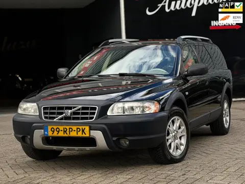 Volvo XC70 2.5 T Momentum AUTOMAAT STOELVERW./LEDER/CRUISE/YOUNGTIMER | NETTE AUTO !