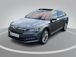 Skoda Superb Combi 1.4TSI iV 160kW/218PK Laurin & Klement DSG · Panoramadak · Leder · Trekhaak · 360
