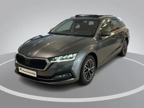 Skoda Octavia Combi 1.4TSI iV 150kW/204PK PHEV Business Edition Plus · Panoramadak · Trekhaak · Navi