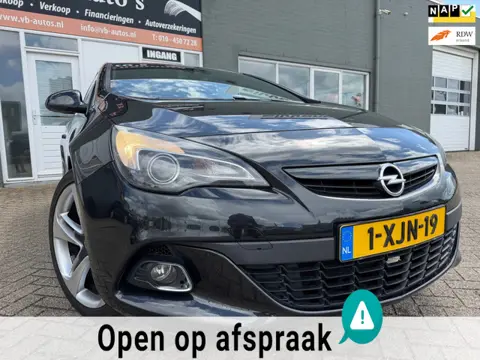 Opel Astra GTC 1.6 Turbo Sport met leer en parkeersensoren en navigatie en bluetooth en cruise contr