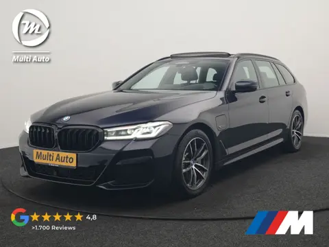 BMW 5 Serie Touring 530e M Sport PHEV 293pk Dealer O.H. | Trekhaak Af Fabriek | Panodak | Head Up | 