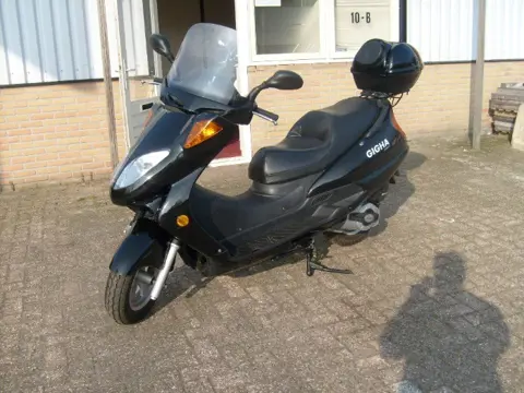 Repareren van brommer of scooter