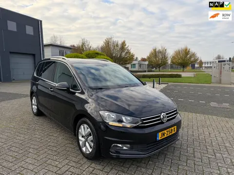 Volkswagen Touran 1.4 TSI Highline DSG 2016