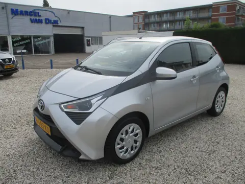 Toyota Aygo 1.0 VVT-i x-play