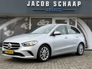 Mercedes-Benz B-klasse 180 Launch Edition Automaat / Parkeersensoren V-A / Cruise Control / Camera /