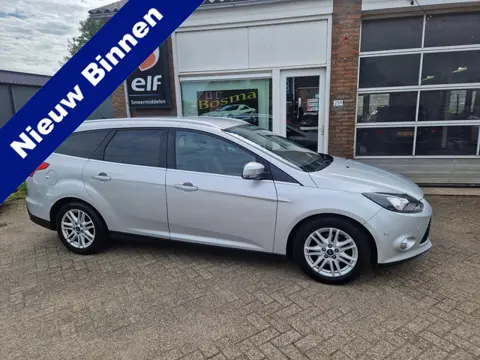 Ford FOCUS Wagon 1.0i "Edition Plus" Clima - Cruise -Stoelverwarming - Trekhaak - Apk 02-06-2027 !!