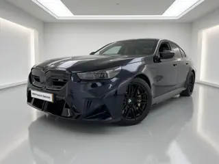 BMW 5 Serie M5 Sedan | M Carbon-keramische remmen | Trekhaak | Driving Assistant Professional | Carb