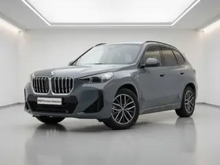 BMW X1 xDrive25e | M-Sport | Panorama | Trekhaak | Voorbereiding Driving Assistant Plus | Privacy Gl