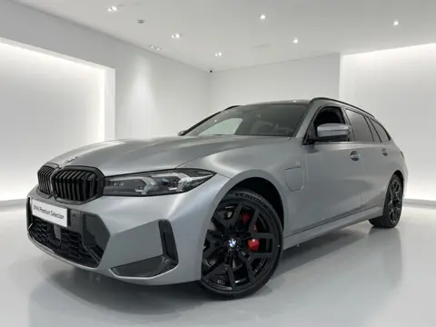 BMW 3 Serie Touring 330e M-Sport Pro | Verwacht Augustus