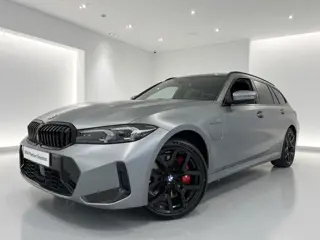 BMW 3 Serie Touring 330e M-Sport Pro | Verwacht Augustus