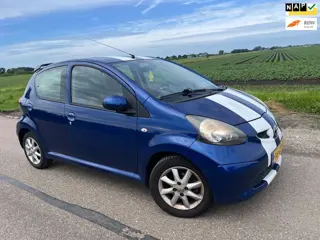 Toyota Aygo 1.0-12V + 5drs / airco