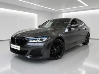 BMW 5 Serie 530i High Exec. | M-Sport | KeyLess | Pano Dak | Trekhaak | Comf Stoelen | Shadow Line |
