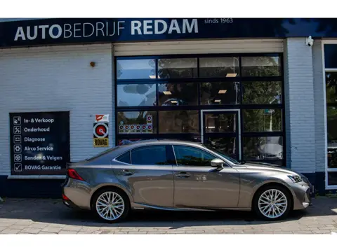 Lexus IS 300h Hybrid Business Line Pro