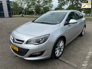 Opel Astra Sports Tourer 1.4 Turbo Sport + /NAP / APK / AIRCO / LEER / CAMERA / TREKHAAK / 2 SLEUTEL
