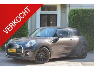 MINI 3-Deurs 1.5 Cooper First Born Edition KEYLESS | NAVI GROOT | LED | HALF LEDER | ORG NL 2E EIGN