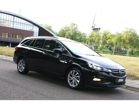 Opel Astra Sports Tourer 1.4 Automaat 150Pk Full Option Aut 6-bak 1e eigenaar Pano Trekhaak achterba
