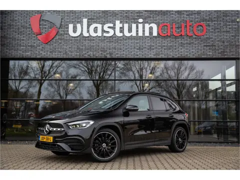 Mercedes-Benz GLA 250 e AMG Line , Panoramadak, Sfeerverlichting, Achteruitrijcamera,