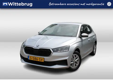 Škoda Fabia 1.0 TSI 95pk Ambition / Navigatie / LED / LM 15 inch / Parkeersensoren A / APP