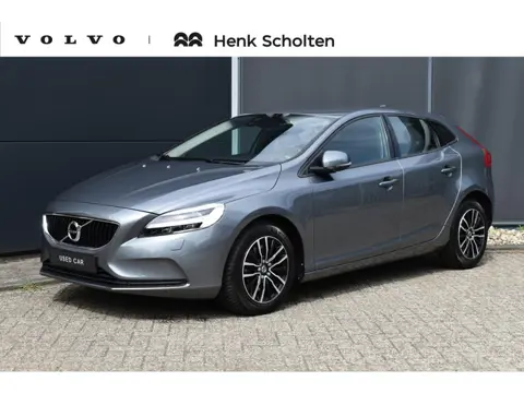 Volvo V40 T2 Nordic+ | AUTOMAAT | Navigatie | Afneembare Trekhaak | Lichtmetalen velgen | Parkeersen